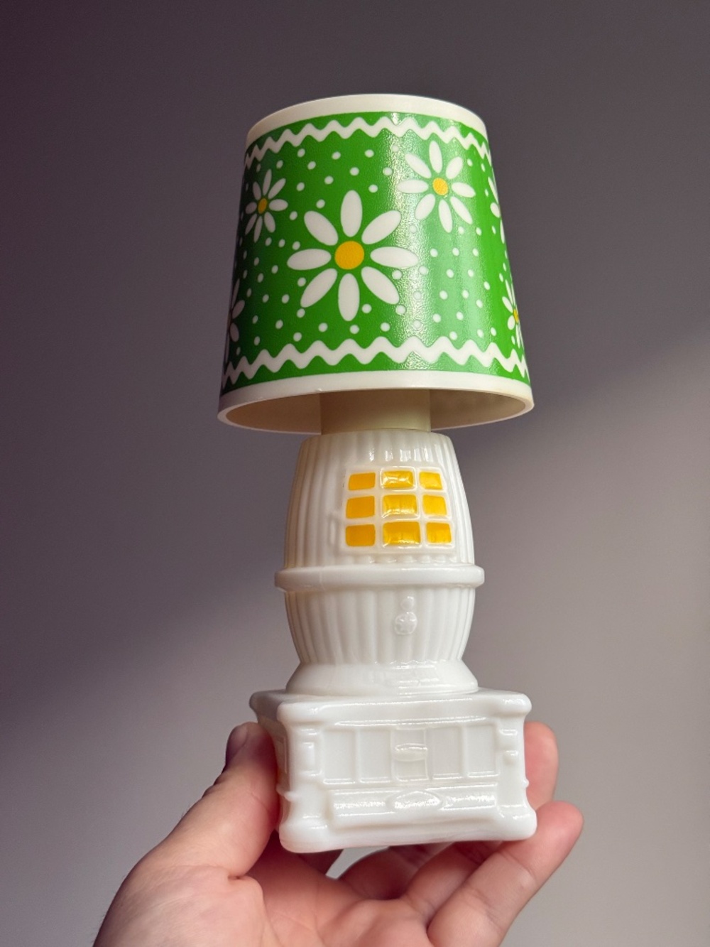 Vintage c1970s Country Charm Daisy Flowers Shade Miniature Antique Stove by AVON